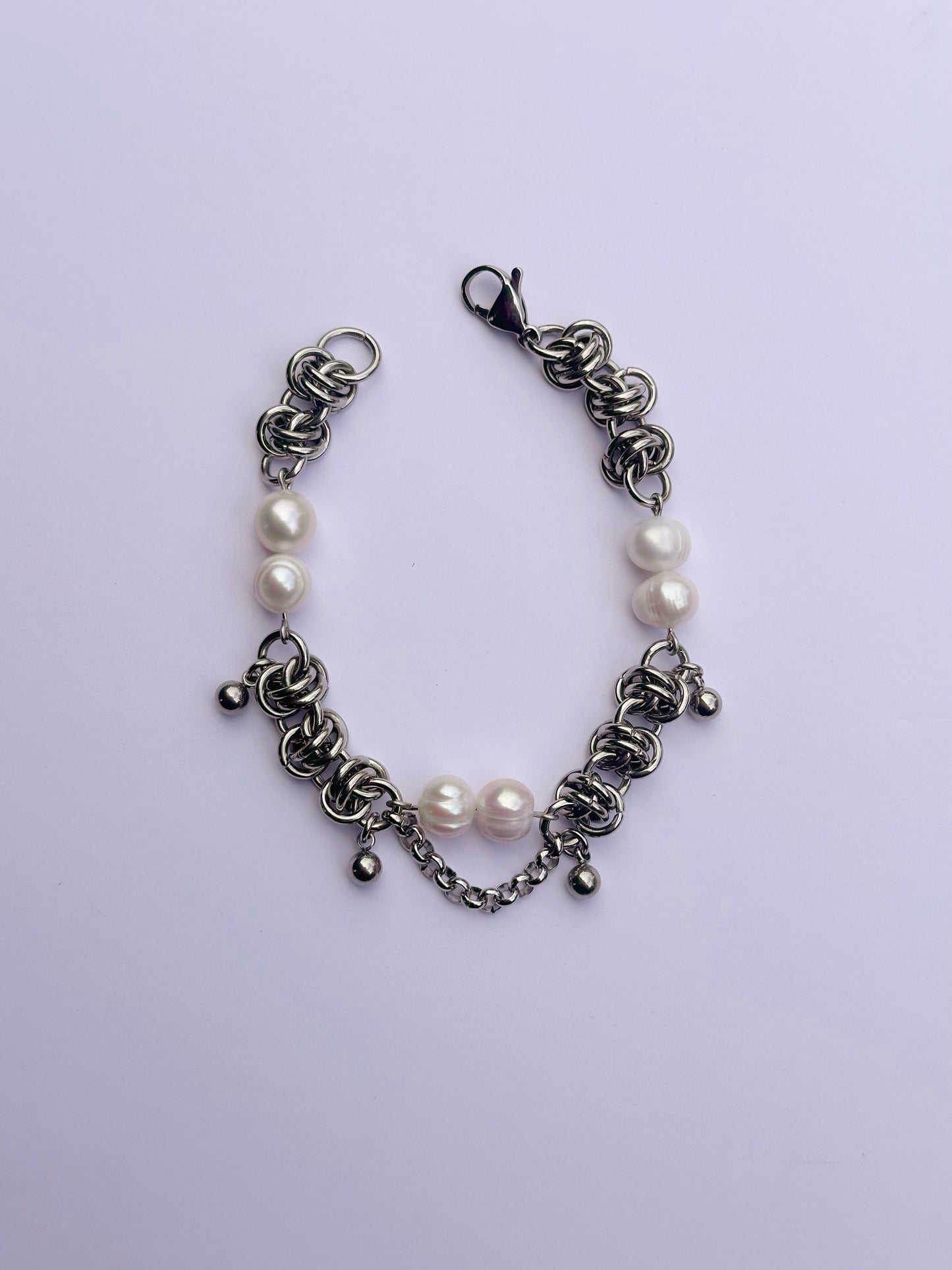 Pearls in chains bracelet