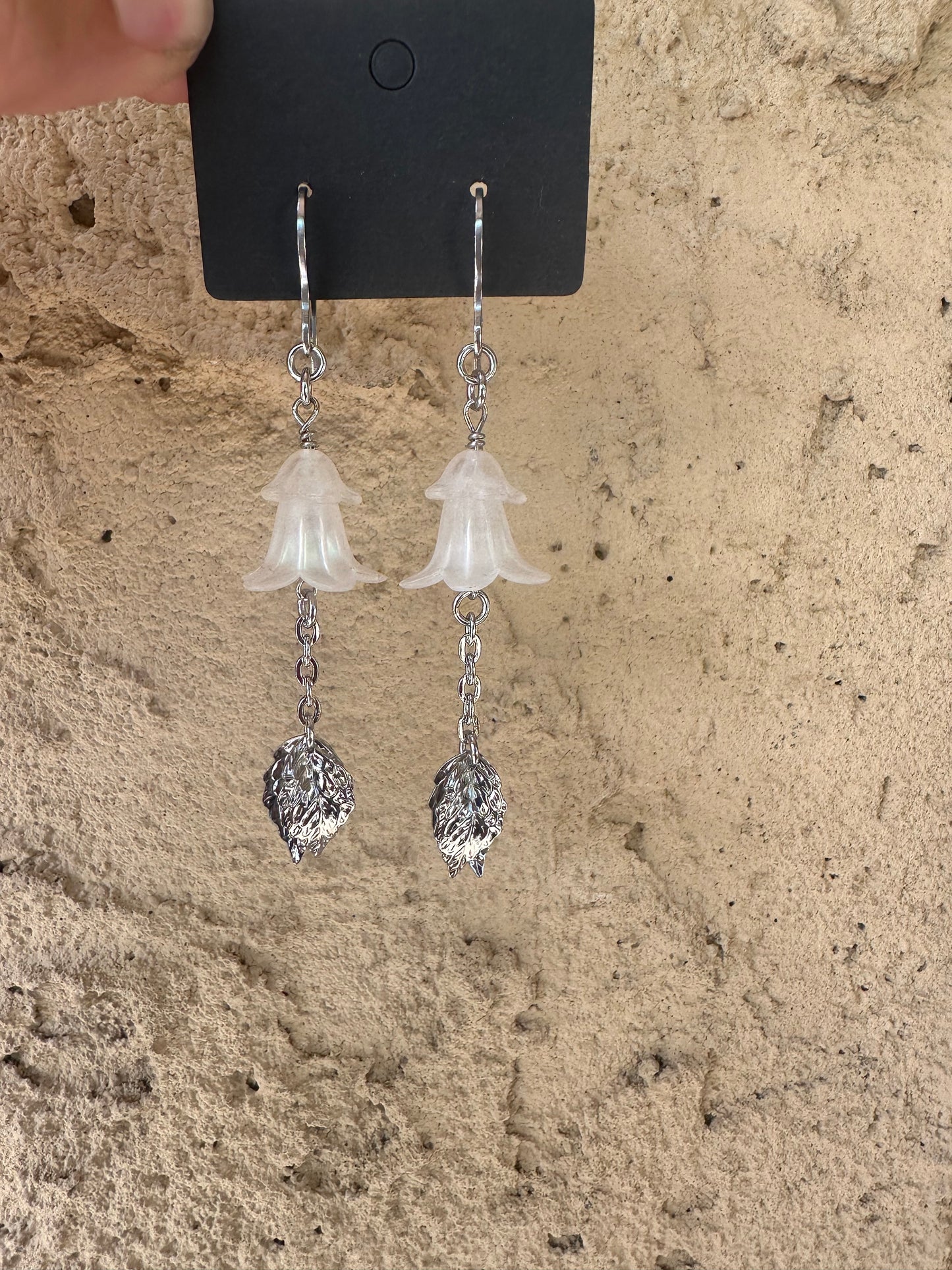 Flower drop earrings